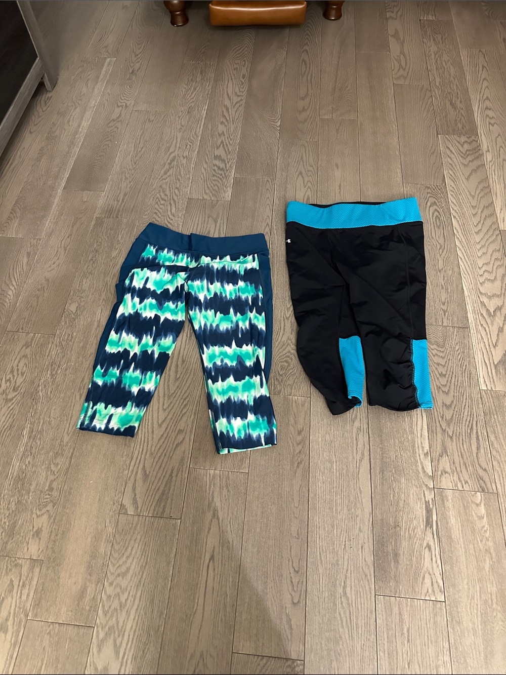 Nike womenBlue & Teal Patterned and Black Capri Leggings - 2-Pack